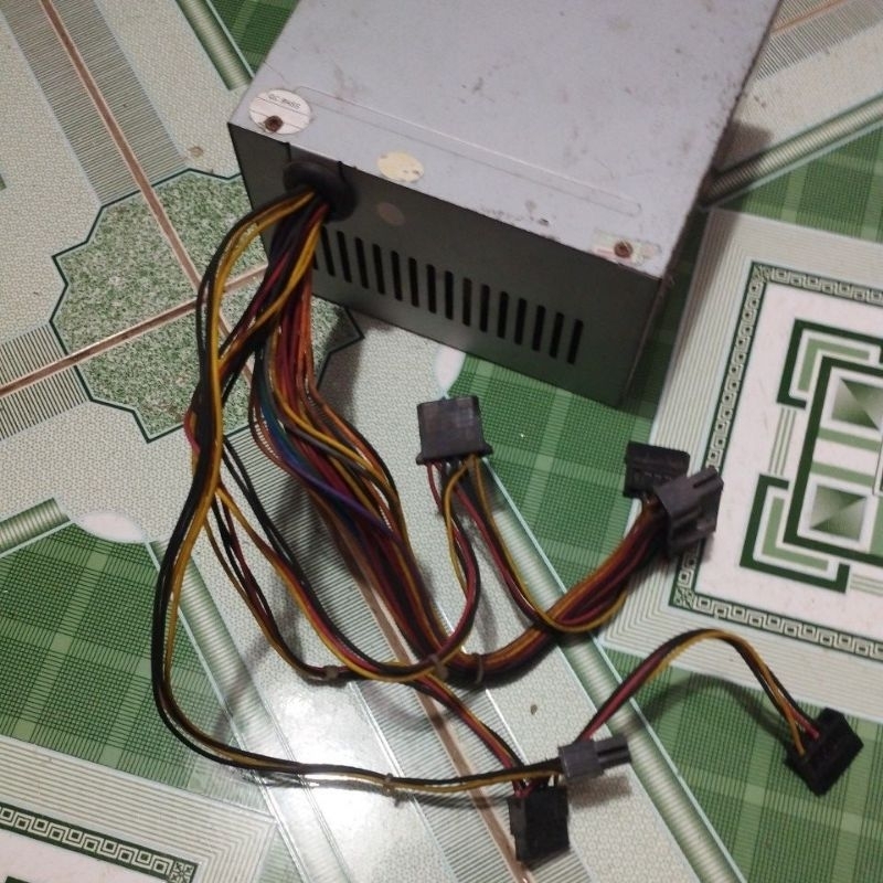 Nguồn máy tính cũ vẫn sống