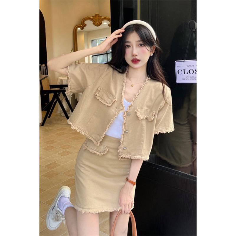 Set áo khoác cộc tay kèm chân váy chữ A cạp cao siêu tôn dáng