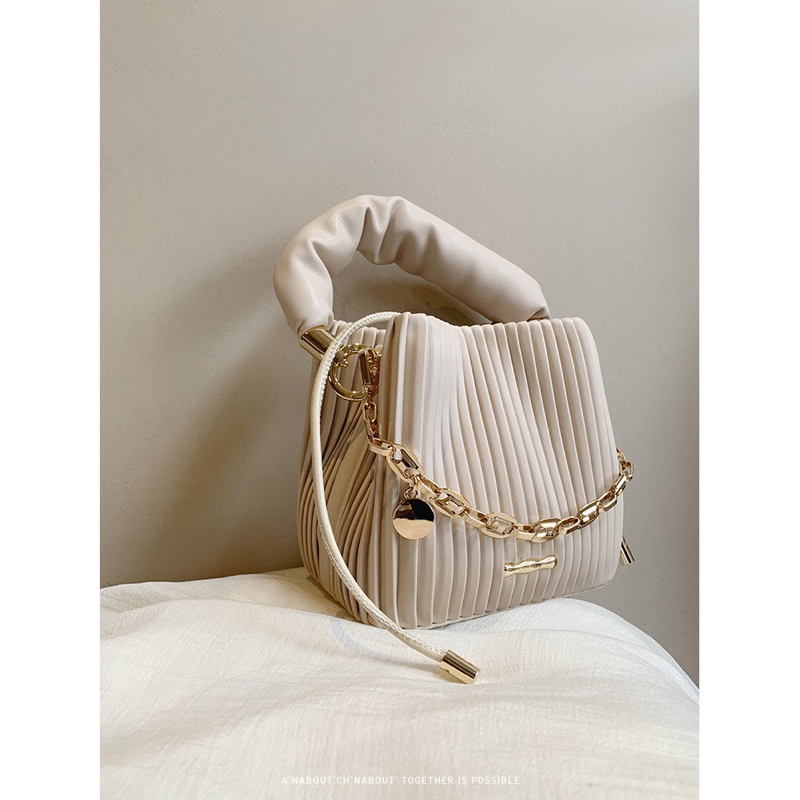 Túi bucket 𝐂𝐡𝐢𝐨'𝟐𝐧𝐝 hai màu siêu xinh