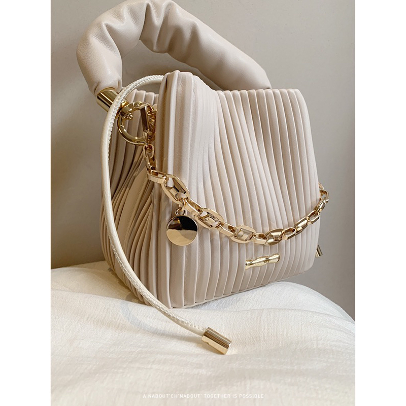 Túi bucket 𝐂𝐡𝐢𝐨'𝟐𝐧𝐝 hai màu siêu xinh