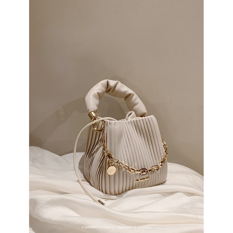 Túi bucket 𝐂𝐡𝐢𝐨'𝟐𝐧𝐝 hai màu siêu xinh