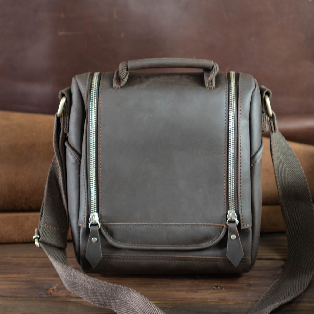 Túi đeo chéo da bò máy ảnh cổ điển - Messenger Pic manuk leather - Da bò sáp crazy horse cao cấp