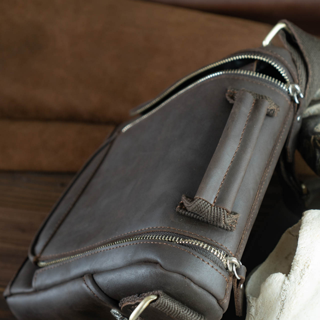 Túi đeo chéo da bò máy ảnh cổ điển - Messenger Pic manuk leather - Da bò sáp crazy horse cao cấp