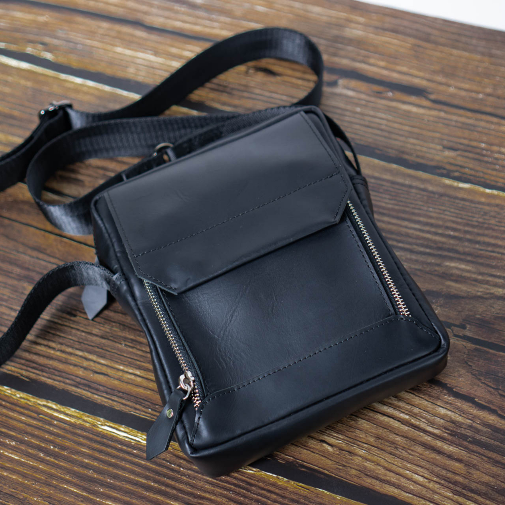 Túi đeo chéo da bò nhỏ gọn vừa ipad 7in ngăn khóa kéo - Messenger mini manuk leather - Da bò sáp crazy horse cao cấp