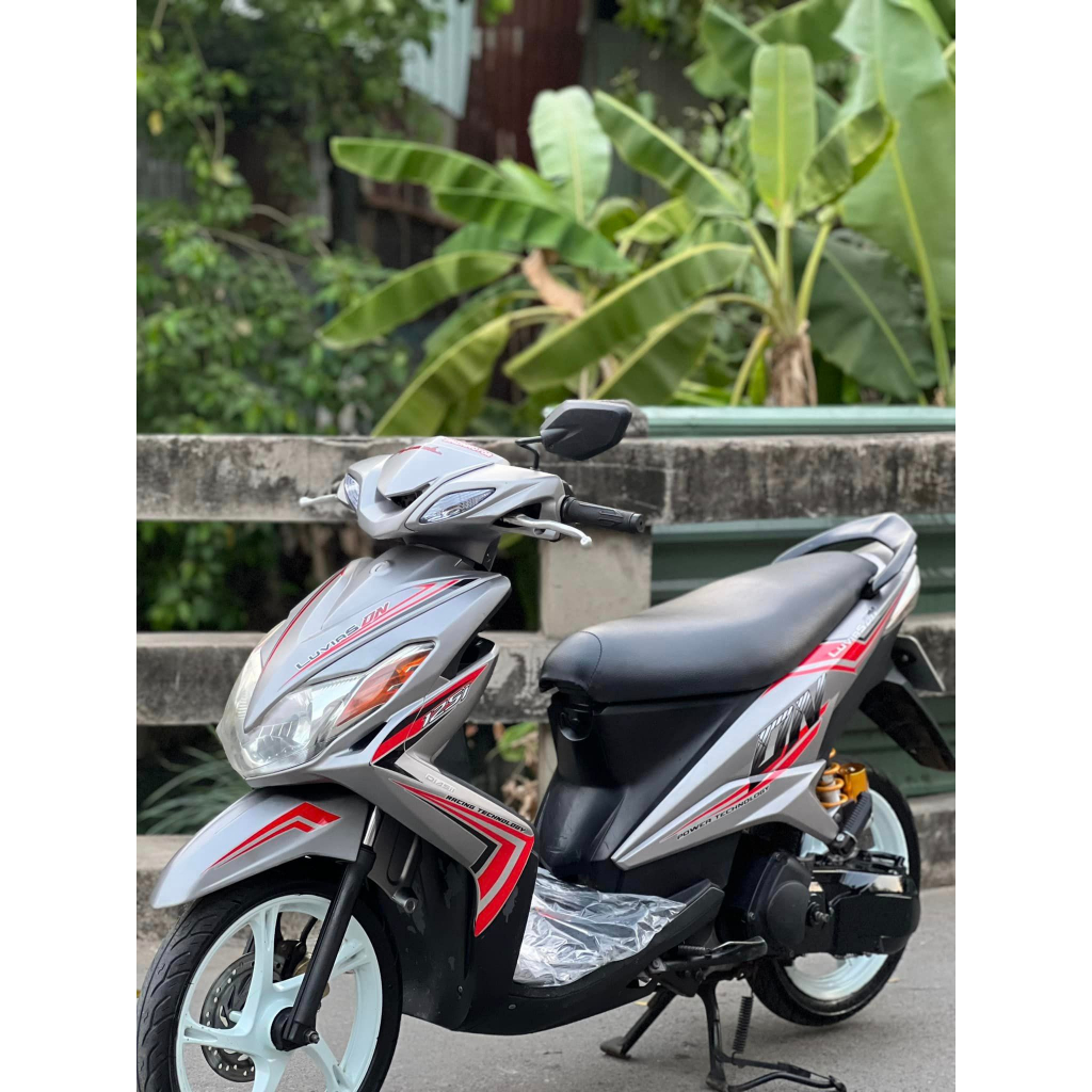 TEM LUVIAS ĐỎ ĐEN BẠC DECAL CHỐNG NƯỚC - TEM RỜI