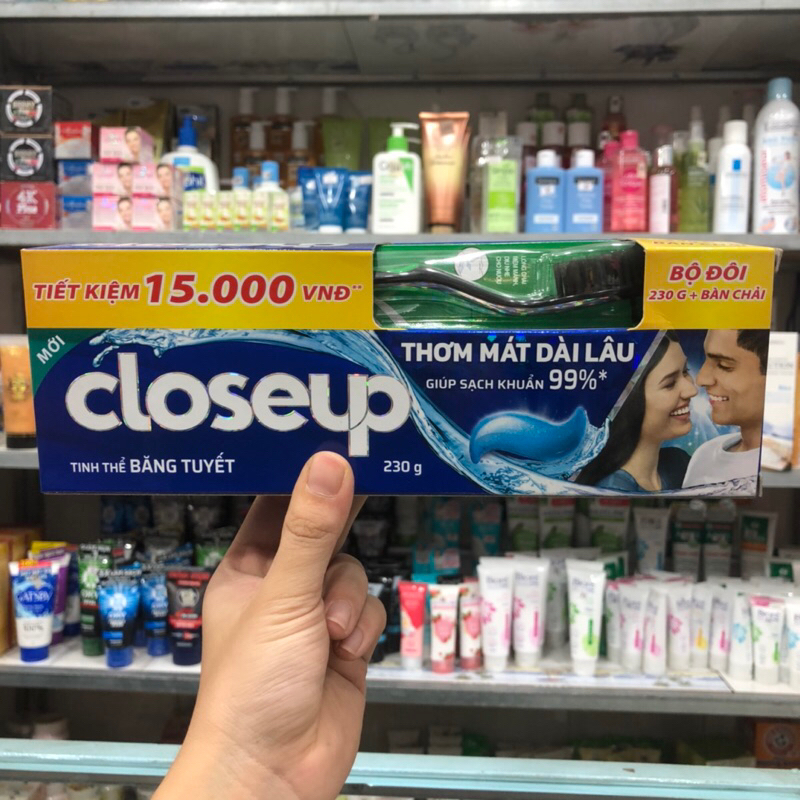 Kem đánh răng Closeup 230g