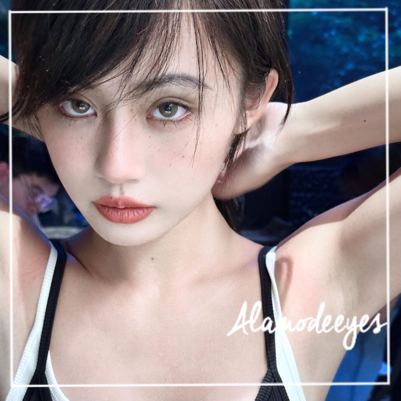 Lens nâu gỗ tây áp