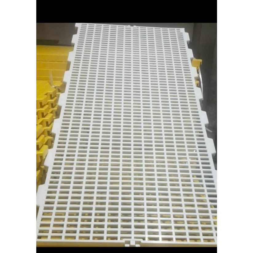 Tấm lót sàn lỗ hình chữ nhật chuồng thú cưng  tấm nhựa lót sàn chó mèo