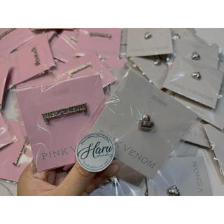 Huy hiệu cài Pink Venom