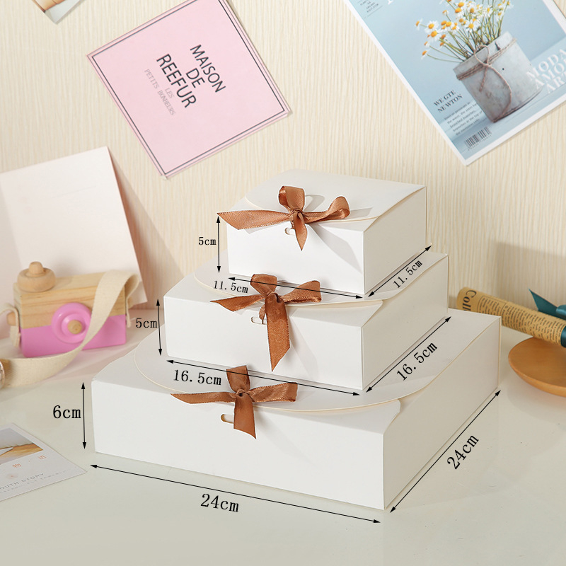 Hộp Quà Kraft Vuông - Hộp Giấy Đựng Quà Phong Cách Vintage Kèm Nơ Và Rơm Lót