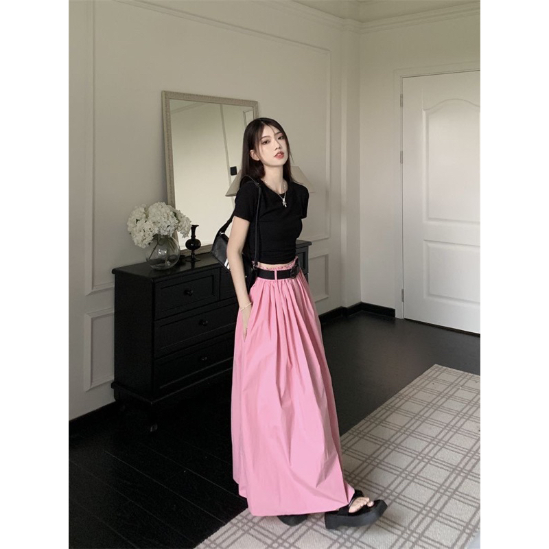 Set áo phông/thun babytee đen chân váy cạp cao dáng dài xoè rộng màu hồng trending