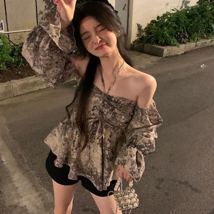 Áo Kiểu Trễ Vai Tay Dài Phối Dây Rút Giữa Hở Vai Phong Cách Quyến Rũ