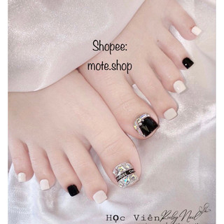 Nailbox Móng chân úp thiết kế trắng đen phối đá