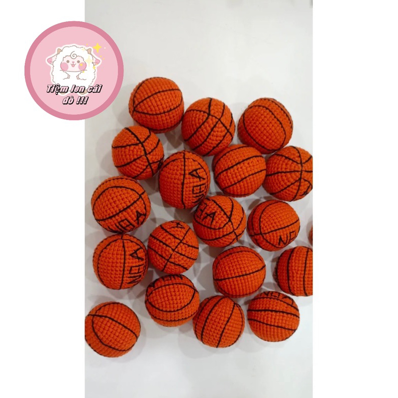 Móc khoá len bóng rổ thêu tên theo yêu cầu