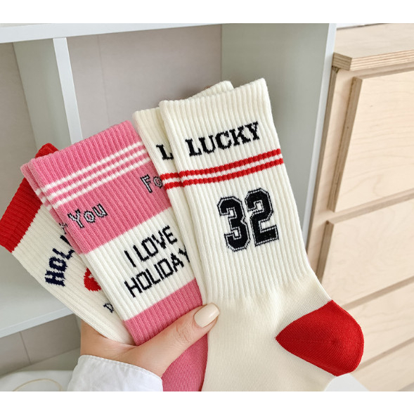 Vớ Tất cổ cao Unisex chữ HOLIDAY, Số 32 phong cách thể thao, năng động.