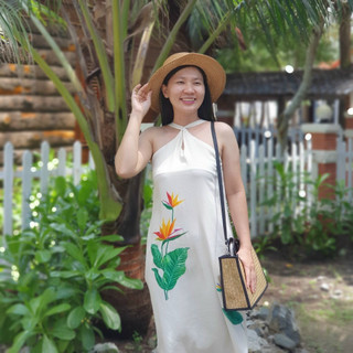 Đầm maxi đi biển, thiết kế tỉ mỉ, chất liệu cao cấp, vẽ handmade theo yêu cầu, theo set túi đi kèm