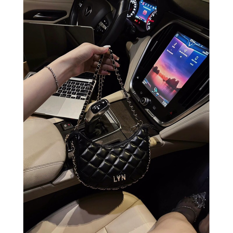 Túi Xách Nữ Lyn Kẹp Nách , Đeo Chéo Size 19 Da Mềm Bóng Sang Chảnh
