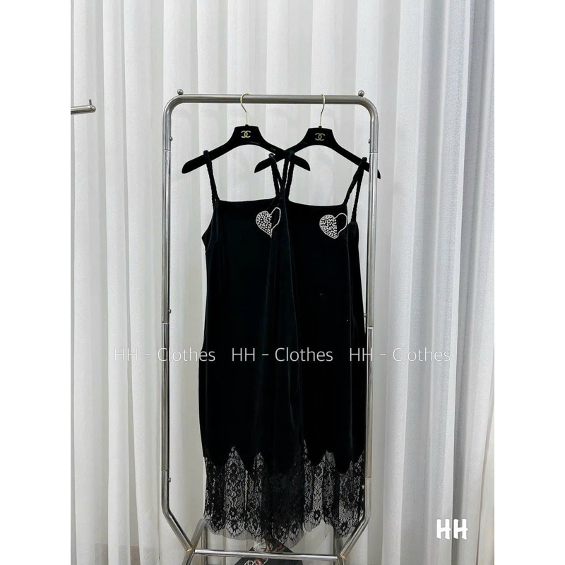 Váy Nhung Hai Dây Đính Đá Phối Ren Mã HM028
