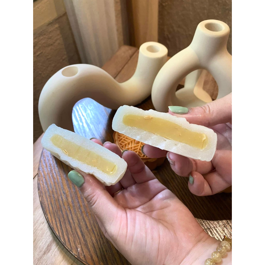 Bánh trung thu handmade vị bánh dẻo đậu xanh