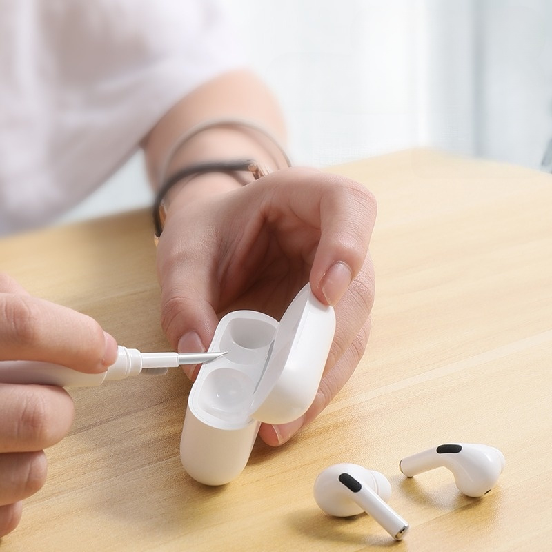 Bút vệ sinh tai nghe bluetooth có dây 3 trong 1 có chổi lông làm sạch sâu, giúp tai nghe luôn như mới