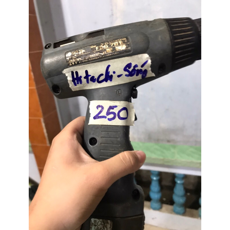 máy bắn vít hitachi fds7dt
