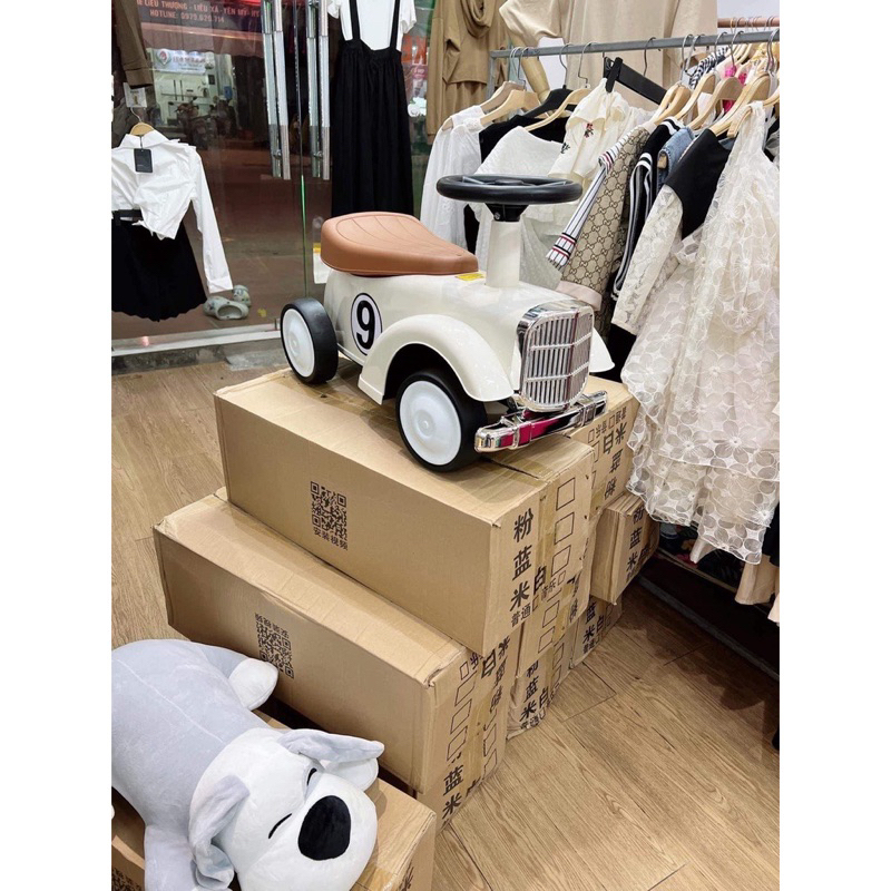 Xe oto chòi chân 668