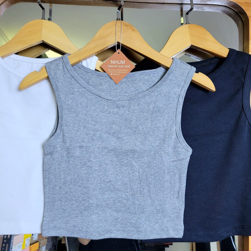 Set 3 áo croptop form nhỏ 33kg-38kg . Gồm 3 màu đen, xám trắng.