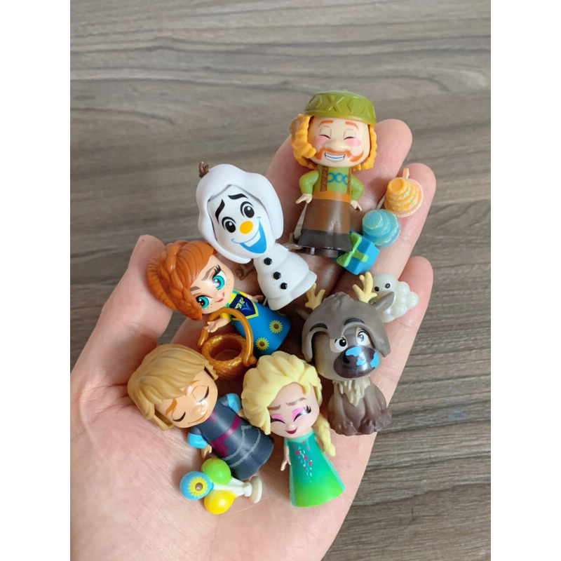 Set 6 Nhân Vật Búp bê Disney Frozen kèm phụ kiện với 2 biểu cảm khuôn mặt