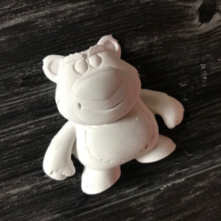 Tô tượng thạch cao gấu dâu 2d size nhỏ phiên bản hai