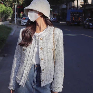 (𝐂𝐨́ 𝐒𝐚̆̃𝐧) 𝐀́𝐨 𝐤𝐡𝐨𝐚́𝐜 𝐝𝐚̣ 𝐭𝐰𝐞𝐞𝐭 𝐱𝐚́𝐦 𝐭𝐫𝐚̆́𝐧𝐠 𝐩𝐡𝐨𝐧𝐠 𝐜𝐚́𝐜𝐡 𝐍𝐞𝐫𝐭𝐫𝐨 𝐇𝐚̀𝐧 𝐐𝐮𝐨̂́𝐜 ( 𝐚̉𝐧𝐡 𝐭𝐡𝐚̣̂𝐭 𝐥𝐚̀ 𝟐 𝐚̉𝐧𝐡 𝐜𝐮𝐨̂́𝐢 𝐯𝐚̀ 𝐜𝐥𝐢𝐩 )