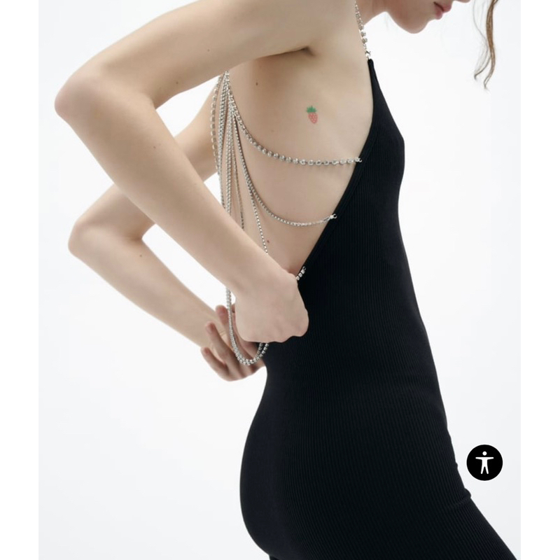 Váy ôm lưng dây đá