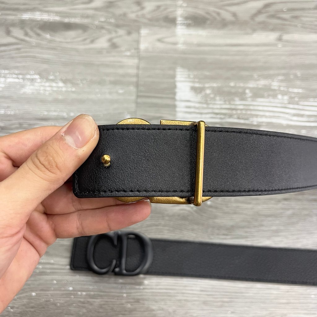 Thắt lưng da nam CD da Pu sần trơn mặt đúc logo chữ kiểu dáng đơn giản đi học/ công sở TL21P