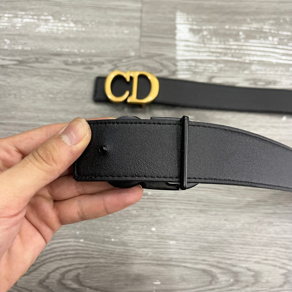 Thắt lưng da nam CD da Pu sần trơn mặt đúc logo chữ kiểu dáng đơn giản đi học/ công sở TL21P