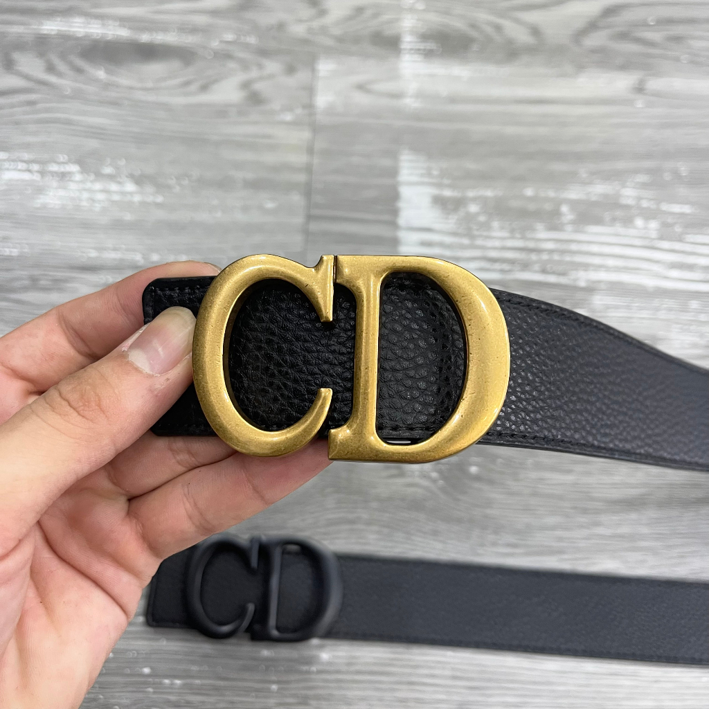 Thắt lưng da nam CD da Pu sần trơn mặt đúc logo chữ kiểu dáng đơn giản đi học/ công sở TL21P