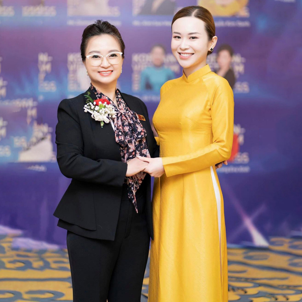 Áo dài Tô Châu cao cấp, dáng truyền thống, cổ 2.5cm