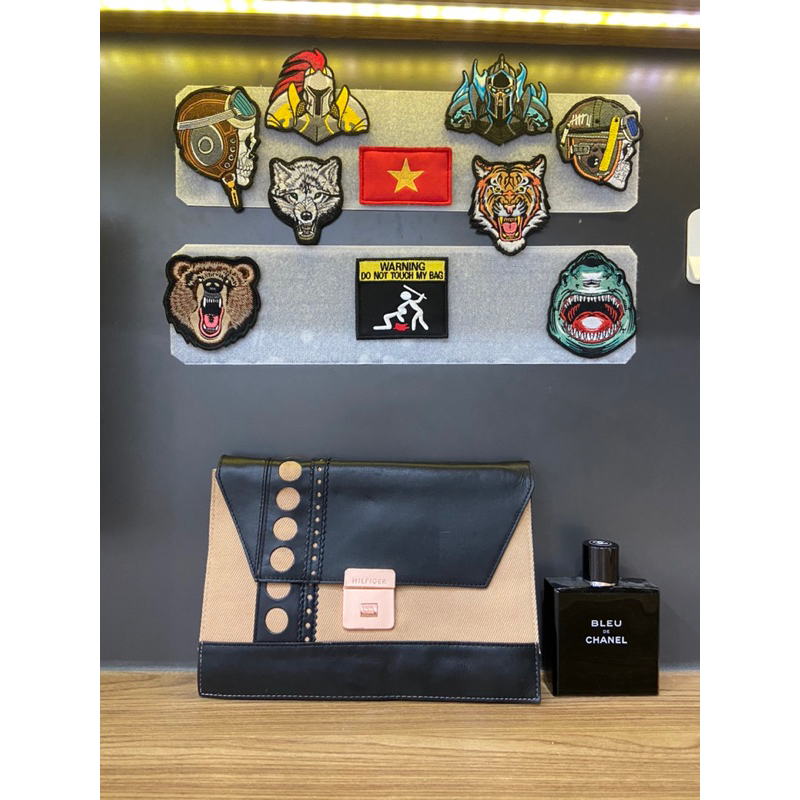 Clutch si hiệu Tommy Hilfiger