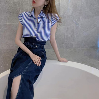 Set áo sơ mi sọc xanh sát nách + chân váy jean lưng cao xẻ suông midi nơ eo onec