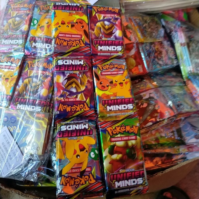 Dây 36 gói bài dokemon mỗi gói 7 lá có thẻ VIP