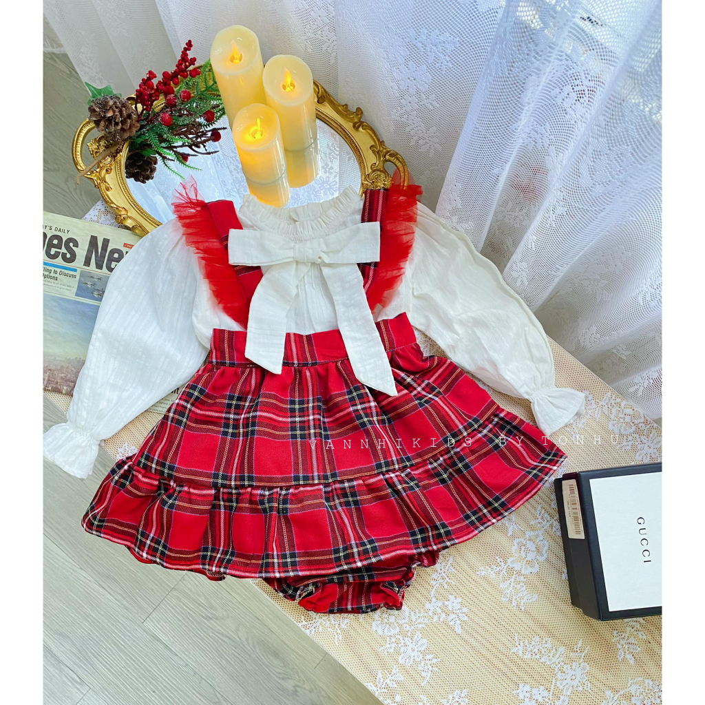 váy Noel Giáng sinh phong cách Tây Ban Nha
