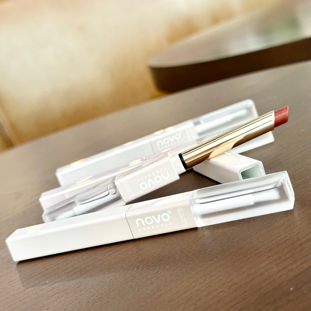 NOVO Son thỏi mịn lỳ, lên màu chuẩn. Kèm đầu gel khóa màu son, bền màu cả ngày