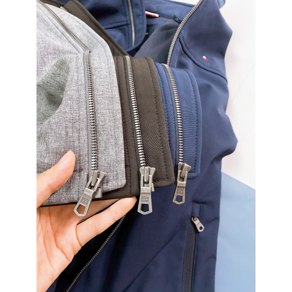 Áo jacket 2 lớp Tommy vải Soft Shell dáng basic thu đông S77.SP011961