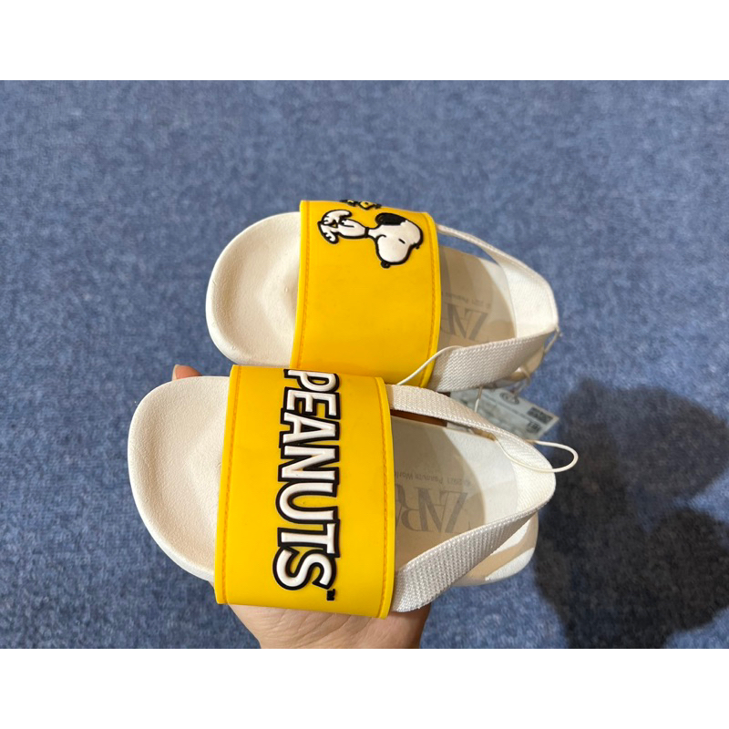 Dép có quai cho bé Peanuts auth size 20