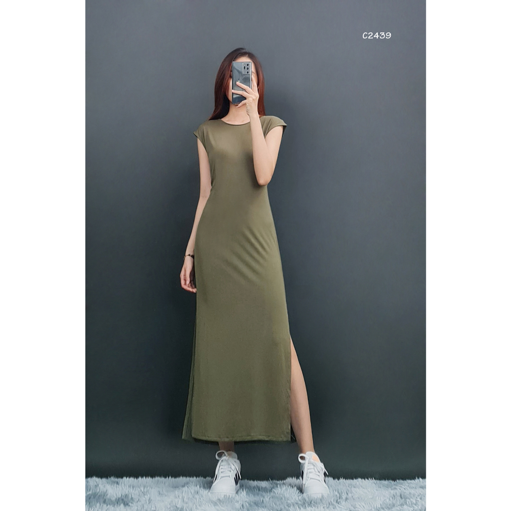 C2439 - Đầm thun cổ tròn, sát nách, xẻ hông, trơn