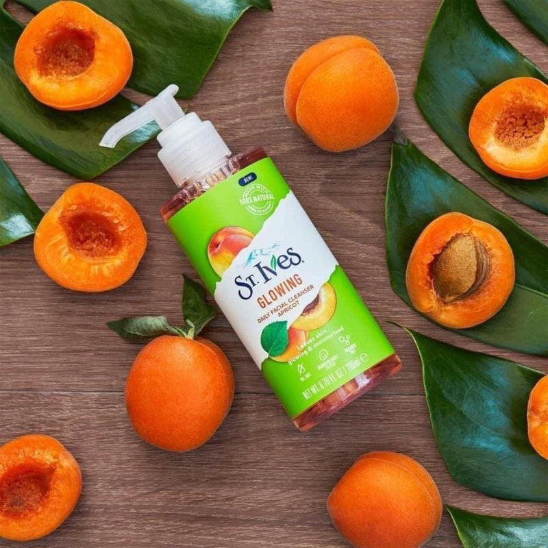 Sữa Rửa Mặt St.Ives Dạng Gel Dưỡng Da Căng Sáng Chiết Xuất Dưa Hấu/Trái Mơ 200ml