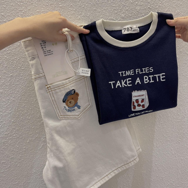 Áo Thun Tăm Gân TAKE A BITE Tay Ngắn Cổ Tròn Ôm Body, Thun Tăm Gân Co Giãn, Form Baby Tee - GUNN