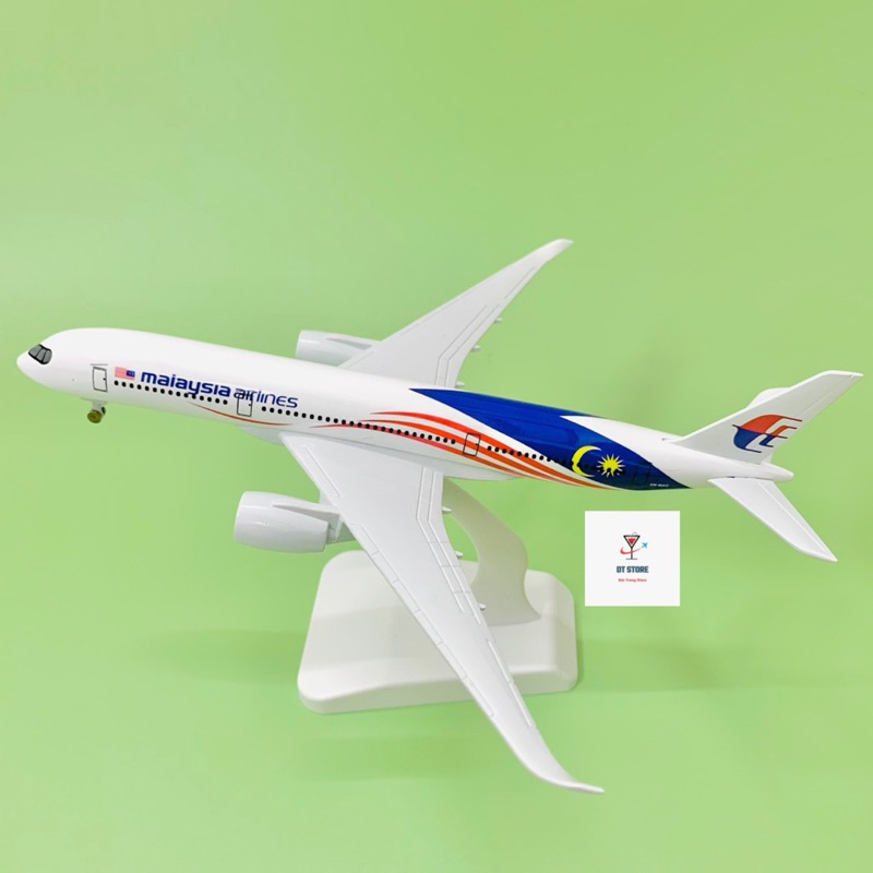 Mô hình trưng bày máy bay Airbus A350-900XWB Hãng Hàng Không Malaysia Airlines Full Box Có Bánh Xe + Đế Trưng Bày