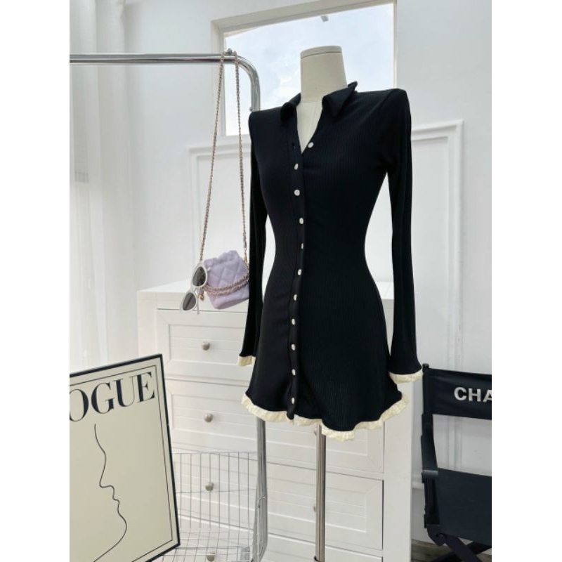 ĐẦM GÂN BODY ĐEN CỔ SƠ MI TAY DÀI PHỐI BÈO REN KEM