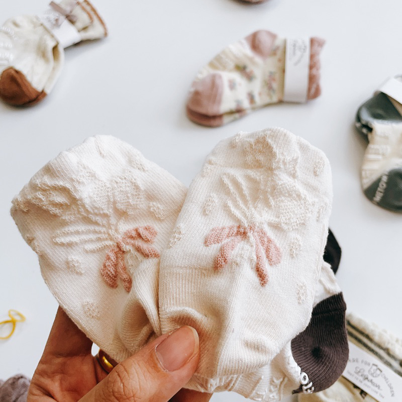 Tất vớ chống trượt xuất âu hoạ tiết vintage chuẩn xịn cho bé bảng màu 1