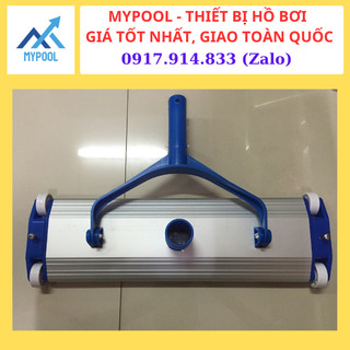 Bàn hút vệ sinh hồ bơi 4 bánh, cán bằng nhựa, thân bằng nhôm dài 19’'( 48.26cm) chuyên dùng hút đáy bể bơi