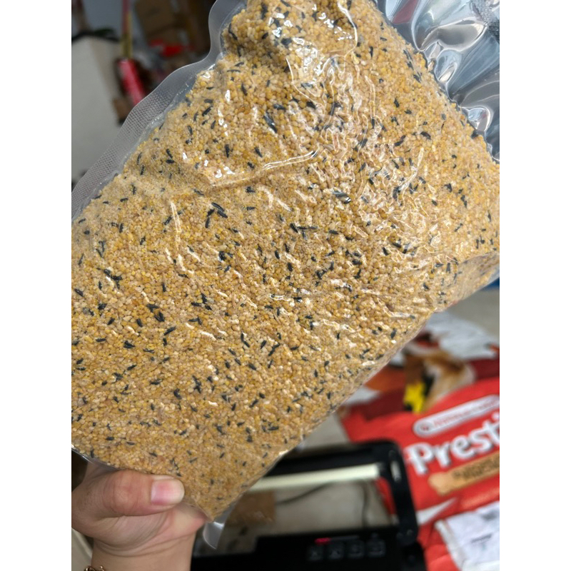 Cám trứng Splendido lẻ 100g / 16k cho yến hót, manh manh, 7 màu, vẹt nhỏ,...